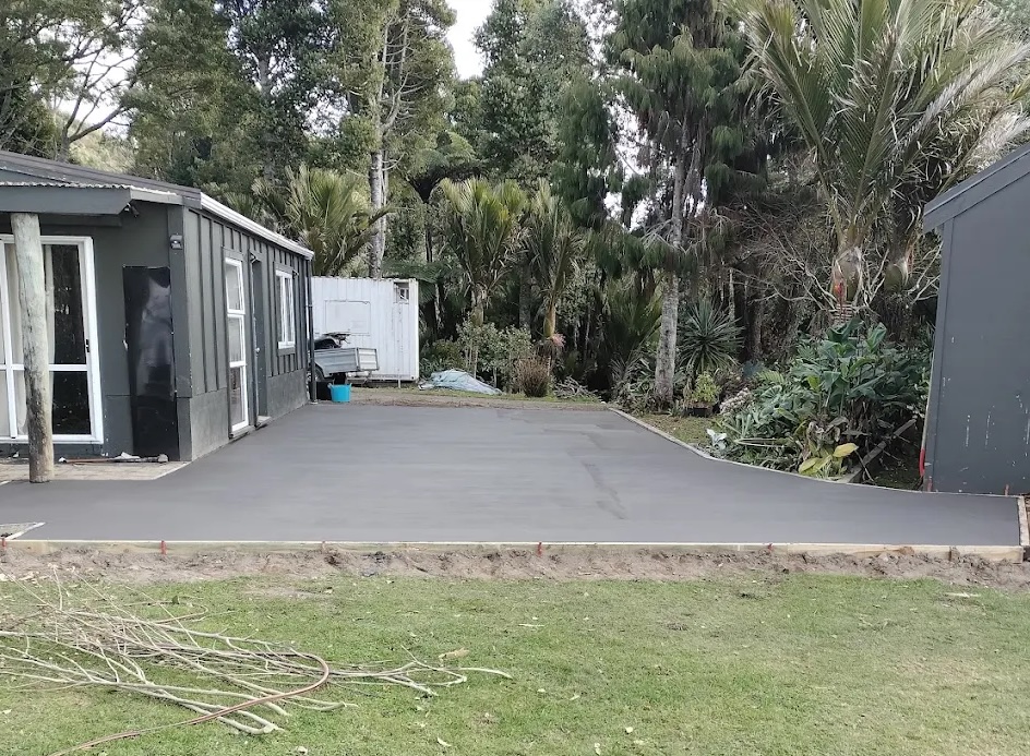 Professional concrete and landscaping work - Project 1
